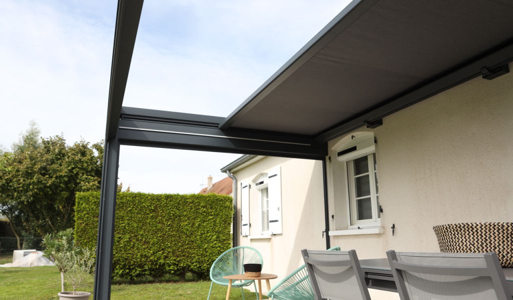 Pergola design à toile rétractable Rénoval
