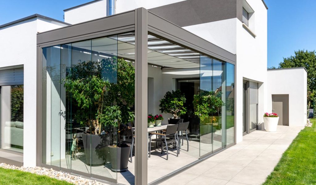 Pergola aluminium fermée jardin d'hiver Rénoval
