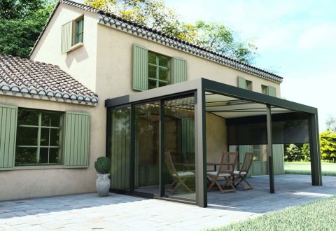Pergola évolutive Rénoval, passez rapidement de la pergola à la véranda