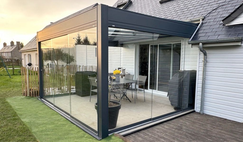 Un abri de jardin avec une pergola jardin d’hiver